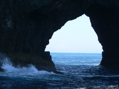 20050322 New-Zealand-P1020787-Bay-of-Islands-Hole-in-the-Rock