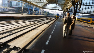 2 2011-10-23-381-Amsterdam-Centraal-Station (unedited)