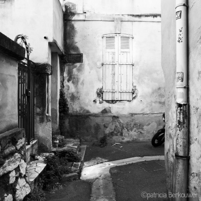 1 2014-04-06 067 Avignon - Rue de la Fôret