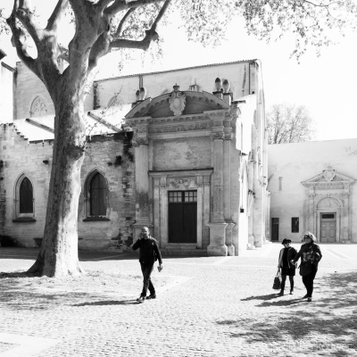 2 2014-04-05 057 Avignon - Place des Corps Saints