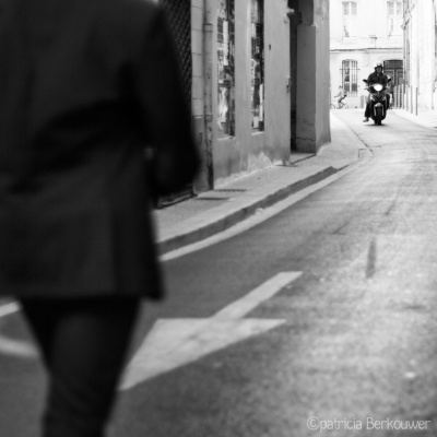 2 2014-04-05 128 Avignon - Rue Collège de la Croix