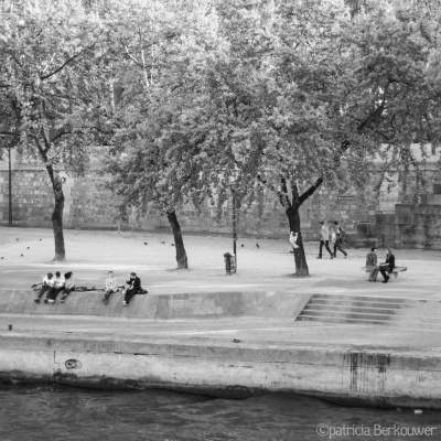 2014-04-10 075 Paris - Parc de Notre Dame, Quai de la Tournelle (raw) (klein)