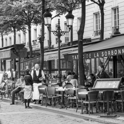 2014-04-13 049 Paris - Place de la Sorbonne (raw2) (klein)