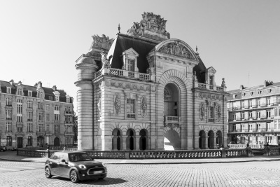 2019-09-10 054 Lille (Rijsel) Place Simon Vollant (Porte de Paris) (raw) (klein)